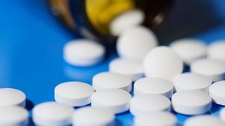 Noch kommen die Tabletten aus einer konventionellen Tablettenpresse. (Bild: BestForYou - stock.adobe.com)