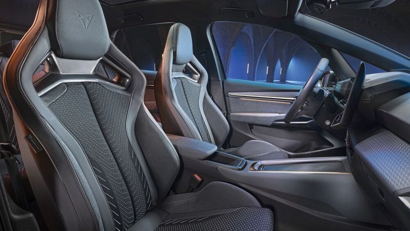 Einige neue Materialien enthalten anteilig Recyclingrohstoffe. (Bild: Cupra Seat Deutschland)