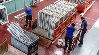 Die Trennung von Glas und Rahmen.  (Bild: Institut Konstruktives Entwerfen, ZHAW)