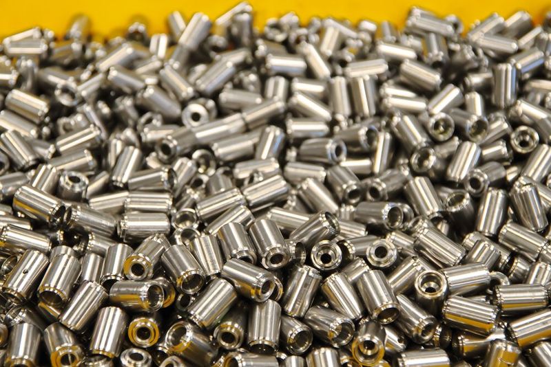 Ebauches de pistons en acier inoxydable usinées avec les tours Nakamura-Tome. (Source : MSM)