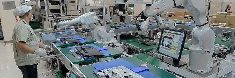 Cobots (Kollaborative Roboter) in der Elektronikfertigung(Bild:  ABB)