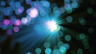 Lichtblitze regen Moleküle in einen anderen Quantenzustand an. Das bringt selbst moderne Analysemethoden an die Grenze des zeitlichen Auflösungsvermögens (Symbolbild). (gemeinfrei, Ben Wicks)