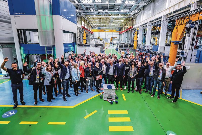 Vorzeigeunternehmen, de so auch in Deutschland stehen könnten: Shapers Poland Ltd. und Intemo S.A. gaben tiefe Einblicke in den polnischen Werkzeug- und Formenbau.(Bild:  Landesmesse Stuttgart)