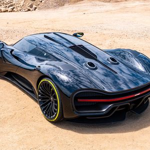 Die Auspuffendrohre gucken beim Ares S1 mittig aus dem Fahrzeug heraus.(Bild:  Ares Design)