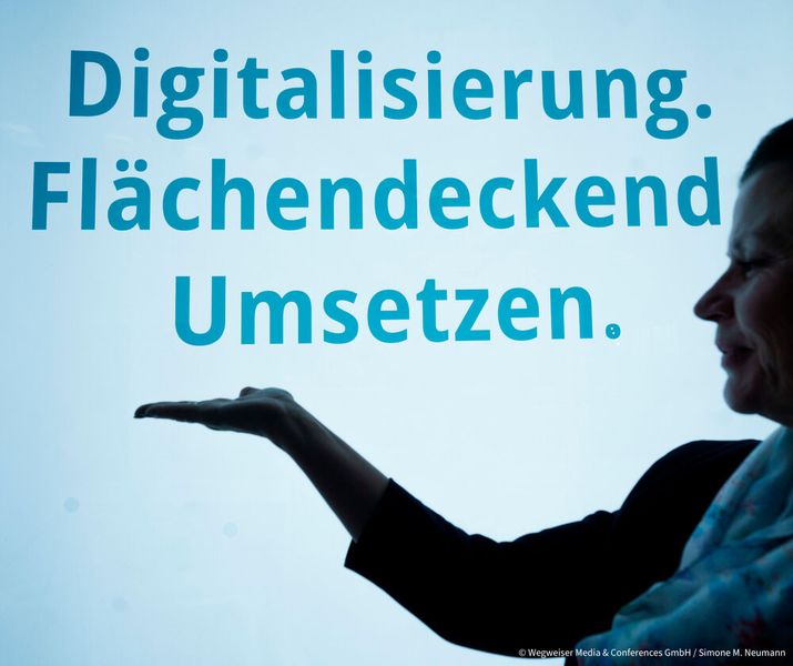 Die zentrale Frage, die in vielen Panels und Diskussionen angesprochen wurde: Wie kommen neue Lösungen und Leistungen in die Fläche – und damit endlich auch bei Bürgerinnen, Bürgern und Unternehmen an? (Bild: © Wegweiser Media & Conferences GmbH / Simone M. Neumann)
