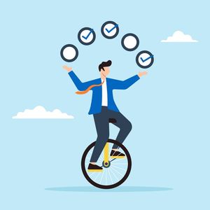 Bleiben Sie realistisch mit sich selbst! Stress ist unangenehm – daher ist es nicht verwunderlich, dass dieser Zustand schnellstmöglich beendet werden soll. Ein häufiger Fehler hierbei ist, dass unrealistische Erwartungen an einen selbst gesetzt werden und noch mehr Druck entsteht. Bleiben Sie sich gegenüber daher möglichst realistisch und rechnen Sie mit Verzögerungen durch äußere Umstände. Setzen Sie sich kleine Ziele! Diese motivieren Sie und vermindern somit das Gefühl der Überforderung. (Bild:  VZ_Art)