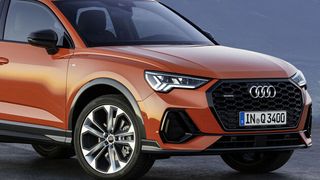 In drei von gut 14.000 Exemplaren des Audi Q3 oder des Q3 Sportback ist eine fehlerhafte Schalttafel verbaut. Sie zu finden, ist aktuell die Herausforderung für Audi. (Bild: Audi)