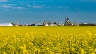 Fluor has signed a license agreement with FCL for the application of Fluor’s Econamine FG Plus carbon capture technology at FCL’s Co-op Renewable Diesel Complex in Canada. 	 	 (Source: Business Wire)