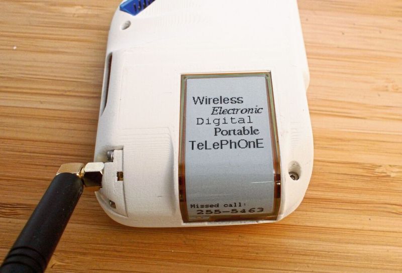 Trotzdem steht die Rückseite für andere Nachrichten oder für Kontaktlisten usw. zur Verfügung.  (Bild: Justine Haupt)