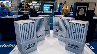 Wo sind die Gewinner? In sechs Kategorien loben die Veranstalter und Partner der 3D-Druck-Messe Formnext wieder Awards aus, die man hier sieht. Wer will, kann ab jetzt noch bis zum 20. November an der Abstimmung online teilnehmen ... (Bild: Mesago)