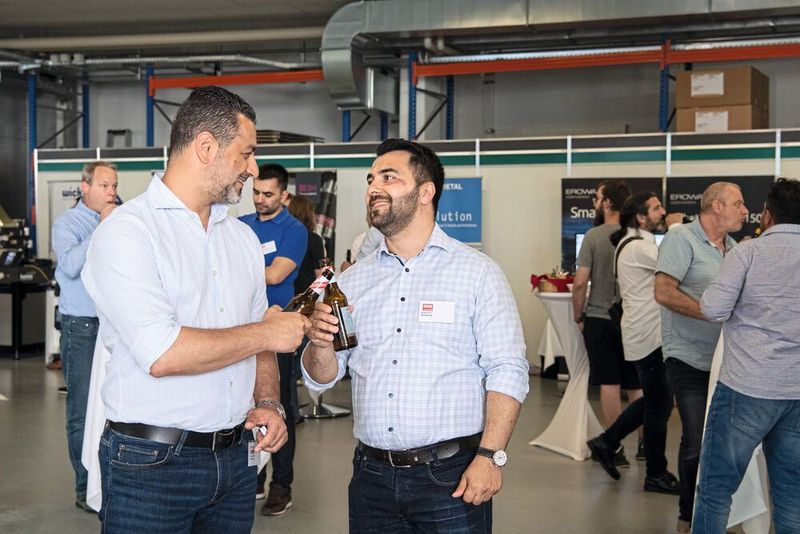 Gute Stimmung bei Besuchern und Ausstellern an den SMM Technologietage bei der Fehlmann AG (Bild: Thomas Entzeroth)