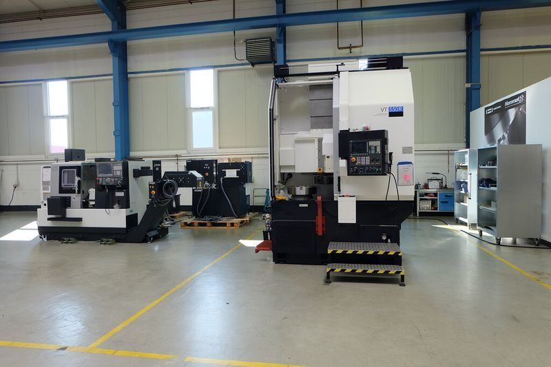 Bei der Hommel Maschinentechnik GmbH werden Werkzeugmaschinen aus dem Hommel- und Wollschläger-Programm customized und für die Inbetriebnahme vorbereitet. (Bild: Schreier)
