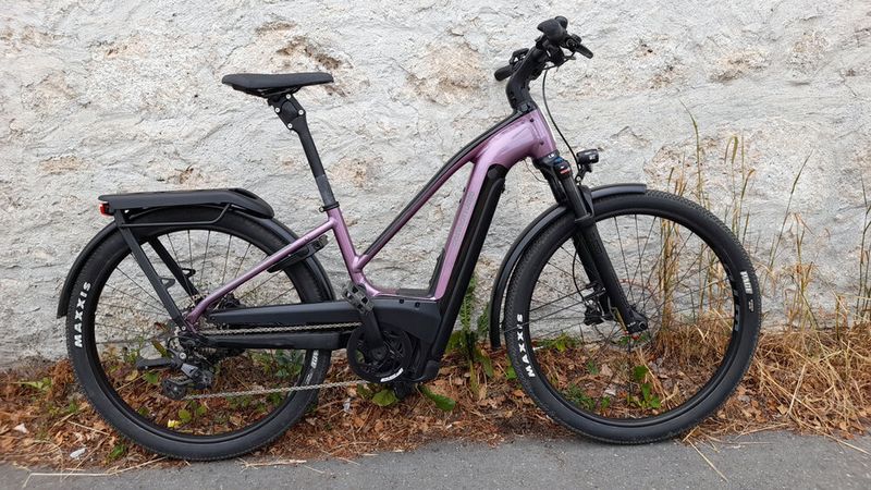 Im Test mit Step-thru-Rahmen: das Trekking-Pedelec Cannondale Tesoro Neo X1 für 4.999 Euro. (Bild: Rudolf Huber/SP-X)