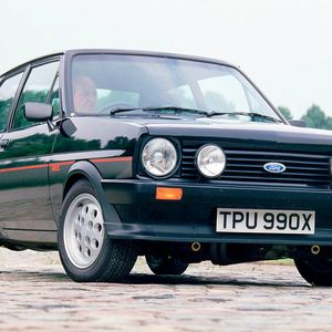 Der XR2 begründete 1981 die sportliche Tradition des Fiesta. Sein 1,6l-Motor leistete 84 PS (62 kW) und machte den rund 800 kg leichten Flitzer 170 km/h schnell.(Bild:  Ford)