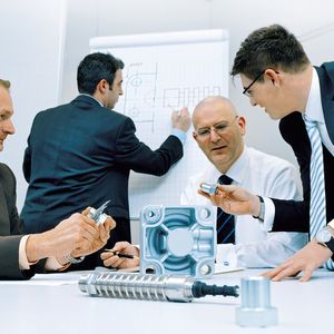 Wenn es um Zeichnungsteile geht, unterstützt Otto Roth in Stuttgart seine Kunden auch bei der Planung und Entwicklung.