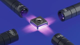 Die neuen Optiken sorgen für besonders hohe Intensitäten beispielsweise bei der UV-Klebstoffaushärtung bei Active Alignment-Anwendungen. (Bild: Panacol)