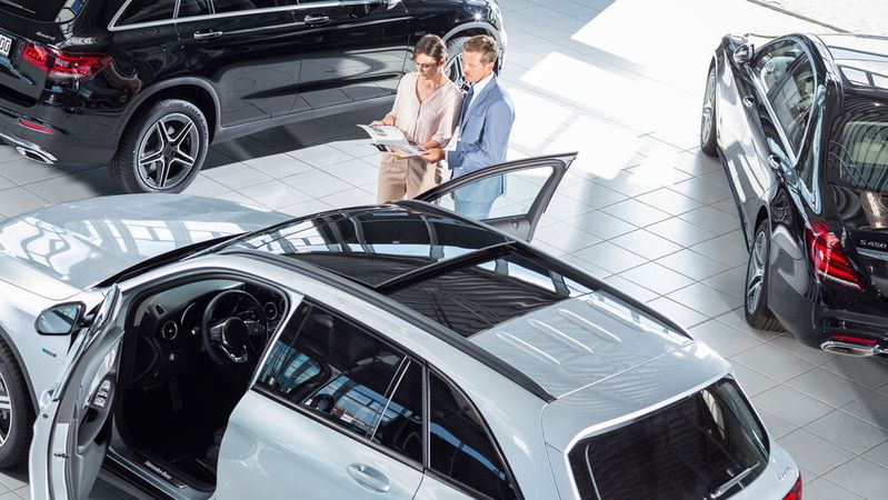 Wie wirkt sich die angekündigte und längst ausstehende Änderung zum Umweltbonus auf das Kaufverhalten der Autokunden aus? Das will der ZDK in einer aktuellen Umfrage wissen. (Bild:  ProMotor)