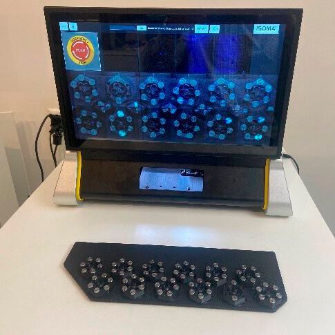 Dans cet exemple, ISI-X-Scan™ examine le grippage des têtes de vis sur des hexagones. Les pièces qui ne sont pas correctement serrées s'allument à l'écran.(Source : Isoma Sàrl)