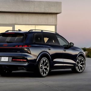 Das neue Rückleuchtendesign hat Audi in ähnlicher Art auch schon bei anderen neuen Modellen wie A6 oder Q3 gezeigt.(Bild:  Audi)