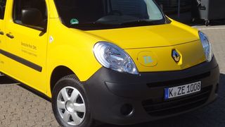 DHL betreibt weltweit aktuell über 300 Elektrofahrzeuge, über 300 Hybridfahrzeuge und fast 2500 Fahrzeuge, die mit Biokraftstoffen, Gas, Ethanol oder dualen Kraftstoffen betrieben werden. (Bild: Deutsche Post DHL)