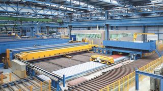 Beim Zuschneiden großer Stahl-Paneele für den Schiffbau setzt die Meyer Werft auch bisher schon auf Schneidmaschinen und Schneidanlagen von Esab Cutting Systems. Jetzt wurde eine weitere Schneidmaschine in Auftrag gegeben, die mit ihrer Größe neue Maßstäbe setzt. (Archiv: Vogel Business Media)