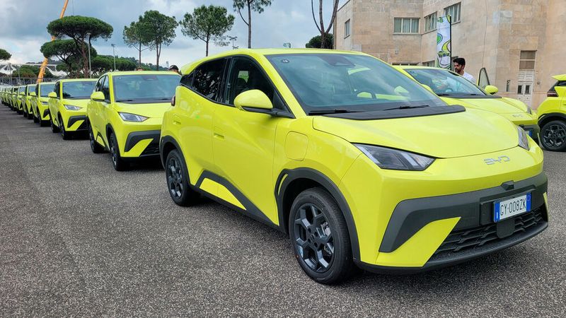 Der BYD Dolphin Surf soll zum Marktstart auch bei Finn im Autoabo verfügbar sein.(Bild:  Wehner - VCG)