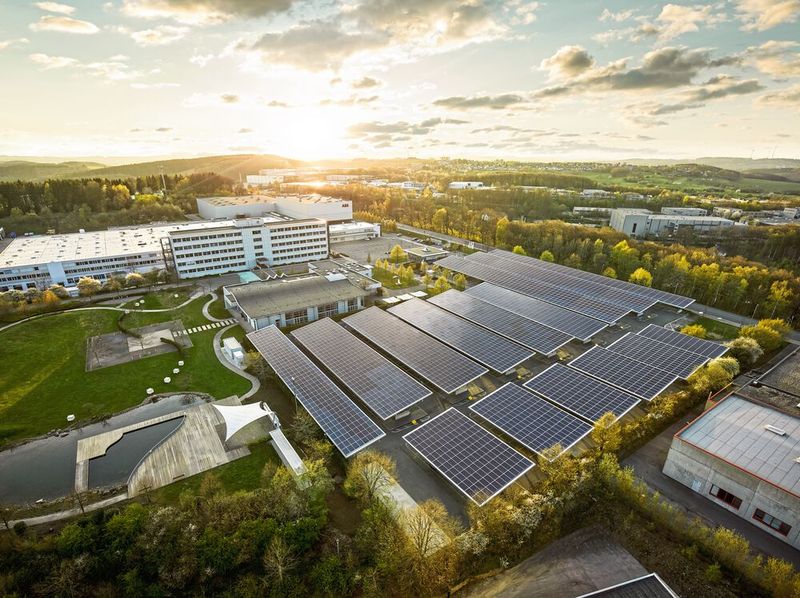 Zukunftsfit: Am Standort Lüdenscheid will ABB ganz konkret zeigen,  wie klimaneutrale  Industrieproduktion aussehen kann. (Bild: ABB)