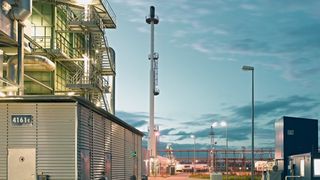 Linde baut für Neste Oil eine neue Wasserstoffanlage in Porvoo, Finnland. Das Gesamt-Investitionsvolume beträgt 100 Millionen Euro. Unser Bild zeigt die Wasserstoff-Pilotanlage von Linde in Leuna. (Bild: Linde/Rüdiger Nehmzow)