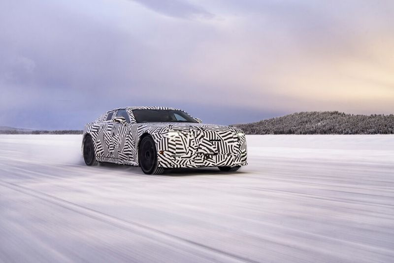 Jaguar TCS Racing hat eine mehrjährige Vereinbarung mit Schaeffler als offiziellem Zulieferer geschlossen. Im Bild: Die Prototypen des neuen vollelektrischen Jaguar Luxury GT bei der Wintererprobung mit Temperaturen bis zu minus 40° Celsius.  (Bild: Jaguar)