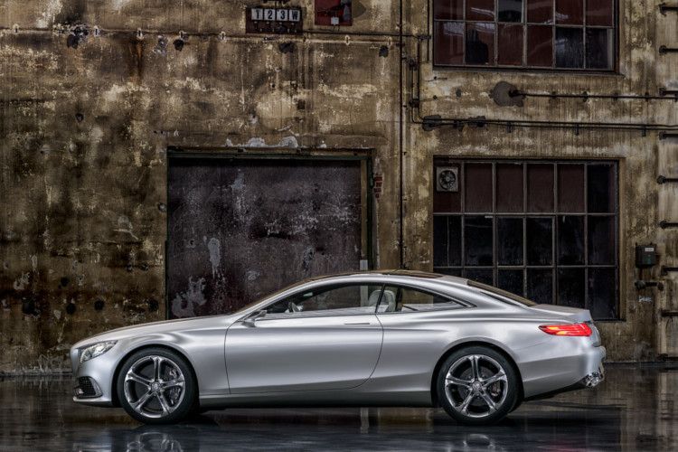 Auf der IAA gibt der Hersteller jetzt schon einmal einen Ausblick auf den exklusiven Zweitürer, der als Nachfolger des aktuellen CL fungiert. Was der neue Viersitzer kosten könnte, dazu äußert man sich bei Mercedes noch nicht. Der CL steht aktuell ab gut 120.000 Euro in der Preisliste. (Foto: Daimler)