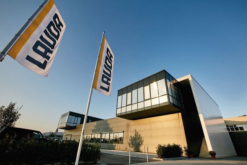 Abb.3: Mit dem steten Ausbau des technischen Angebots wuchs das Unternehmen Lauda auf heute rund 430 Mitarbeiter und 80 Mio. Euro Jahresumsatz. (Lauda Dr. R. Wobser)