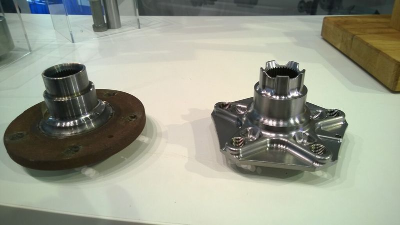 Radlager: links bisherige Bauform, rechts optimierte Komponente (Bild: D.Quitter, konstruktionspraxis)