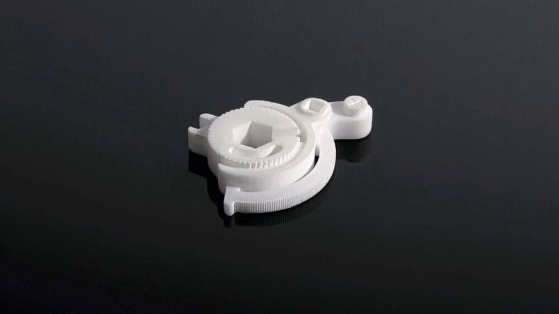 Das neue Keramikmaterial Alumina von X-Jet bietet laut Unternehmen gute elektrische Isolationsfähigkeiten, eine hohe mechanische Festigkeit, eine hohe Druckfestigkeit und eine große Härte.  (XJet)