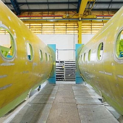 Bei Sonaca Brazil entstehen auch großformatige Aluminiumkomponenten für die Luftfahrt. (Bild: Grob-Werke)
