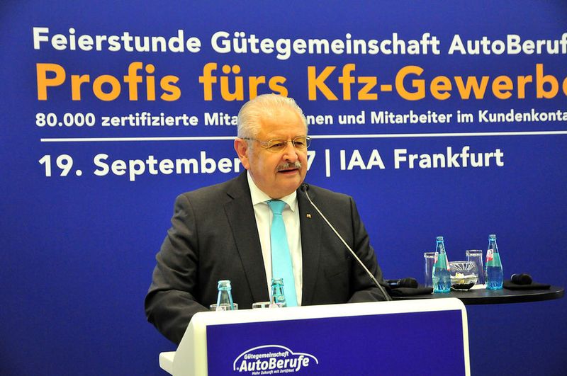ZDK-Präsident Jürgen Karpinski: „Für das Kfz-Gewerbe ist das Thema Aus- und Weiterbildung besonders wichtig.“ (Schmidt/»kfz-betrieb«)