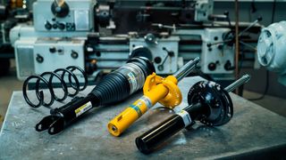 Neben Stoßdämpfern und Luftfedermodulen liefert Thyssen Krupp Bilstein auch Fahrwerkfedern. Bezeichnung: Bilstein B3. (Bild: Thyssen Krupp Bilstein)