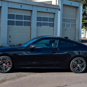 Während die zweitürigen BMW 3er früher sehr stark den viertürigen Limousinen ähnelten, ist die 4er-Baureihe nunmehr ein echtes Coupé mit entsprechend flacher und sportlicher Linie.(Bild:  Rosenow – »kfz-betrieb«)