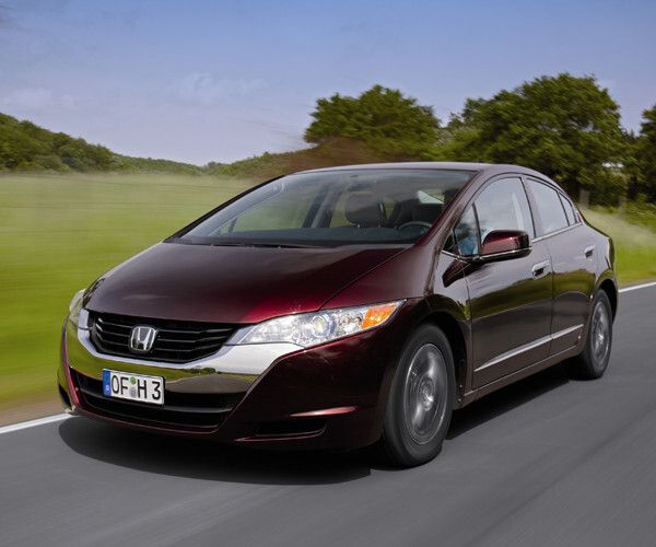 Der Honda  FCX Clarity wird von einem 100 kW starken Elektromotor angetrieben (Bild: Honda)