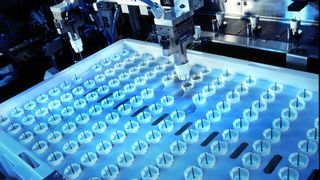 Der Respimat hat sich für Boehringer Ingelheim zu einem Verkaufsschlager entwickelt – hier ein Blick in die Herstellung des Inhalers. (Bild: Boehringer Ingelheim)