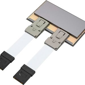 Lightmatter Passage L200, ein optisches Co-Packaged-Optics-Modul („Interposer“) für die Anbindung und schnelle Datenübertragung zwischen KI-Beschleunigern und anderen hochperformanten Chips in Rechenzentren und Switches.(Bild:  Lightmatter)