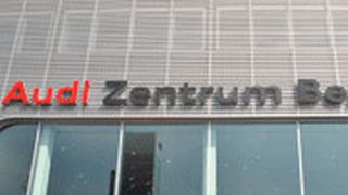 Unübersehbares neues Highlight in Berlin: das neue Audi-Zentrum in Adlershof. (Foto: v. Maltzan)