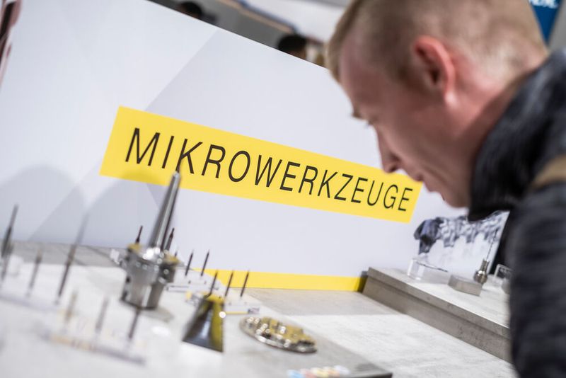 Mikrowerkzeuge sind aufgrund des Miniaturisierungstrends in der Zerspanung ein Muss. Auch zu erleben auf der AMB 2024. (Bild: Landesmesse Stuttgart)