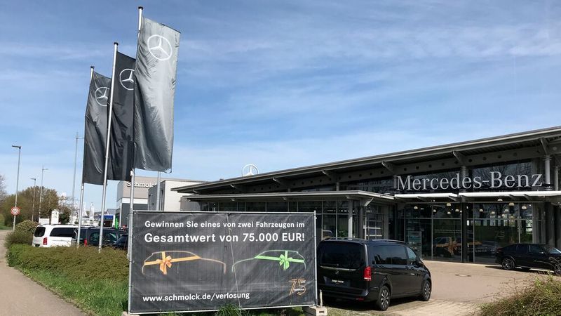 Nutzfahrzeuge sowie Land- und Umwelttechnik gibt es auch heute noch bei Schmolck; doch den Hauptteil macht das Pkw-Geschäft aus. (Rosenow/»kfz-betrieb«)