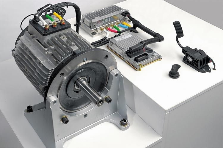 Mit diesem Nachrüstkit von Linde MH lässt sich das herkömmliche Auto zum 50 kW starken Elektrofahrzeug umrüsten. (Foto: Linde)