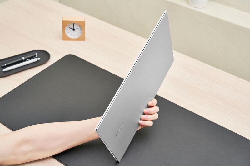 Extrem dünn ist das Galaxy Pro auch in der 15,6-Zoll-Variante. (Samsung)