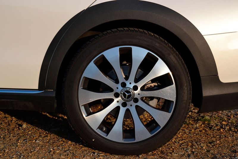 Nicht zu übersehen sind die schicken Räder. (Bild: Michel / »kfz-betrieb«)