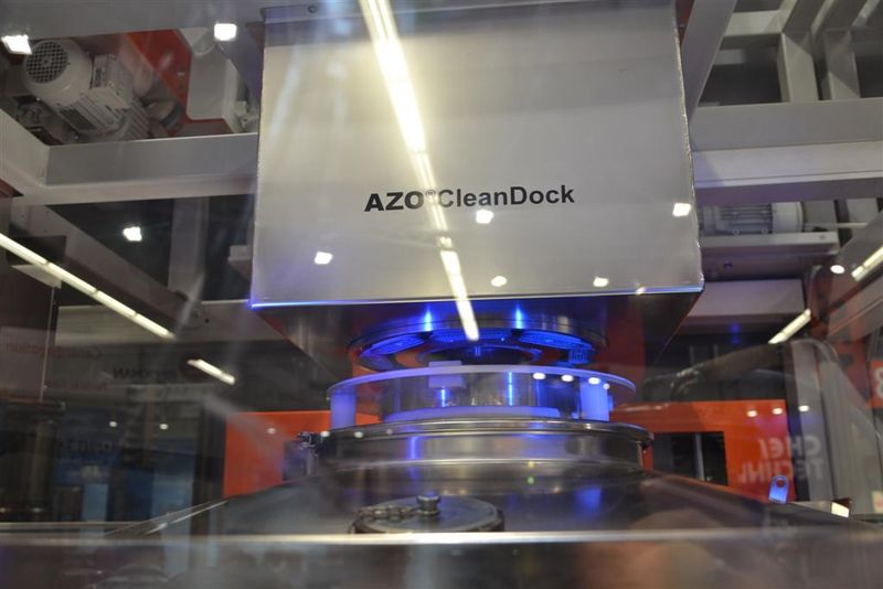 Azo presented it’s ShuttleDos batch preparation system. This energy efficient, dynamic device is suited for fully automated batch preparation processes.  (Picture: M. Henig/PROCESS)