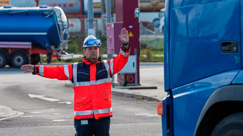 Loady ist eine Software-as-a-Service-(SaaS-)Lösung stellt standardisierte Anforderungen für das Be- und Entladen an Industriestandorten bereit. (Bild: Chemovator)