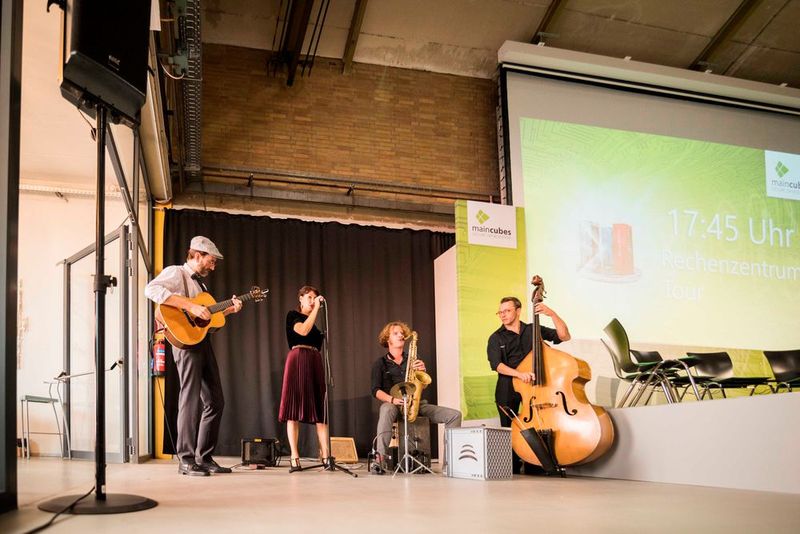 Für Unterhaltung sorgte zum Ende unter anderem eine Jazz-Band mit Live-Musik. (Bild: maincubes one)