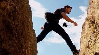 Der digitalen Fachkräftelücke begegnet man mit der Schaffung eines attraktiven Arbeitsplatzes und der Vereinbarkeit von Beruf und Familie. (Bild: gemeinfrei)